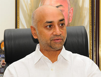 galla jayadev,galla jayadev house controversy,guntur,guntupalli srinivasa rao,andhra bank  గల్లా జయదేవ్‌ చేతినిండా దొరికాడు! 